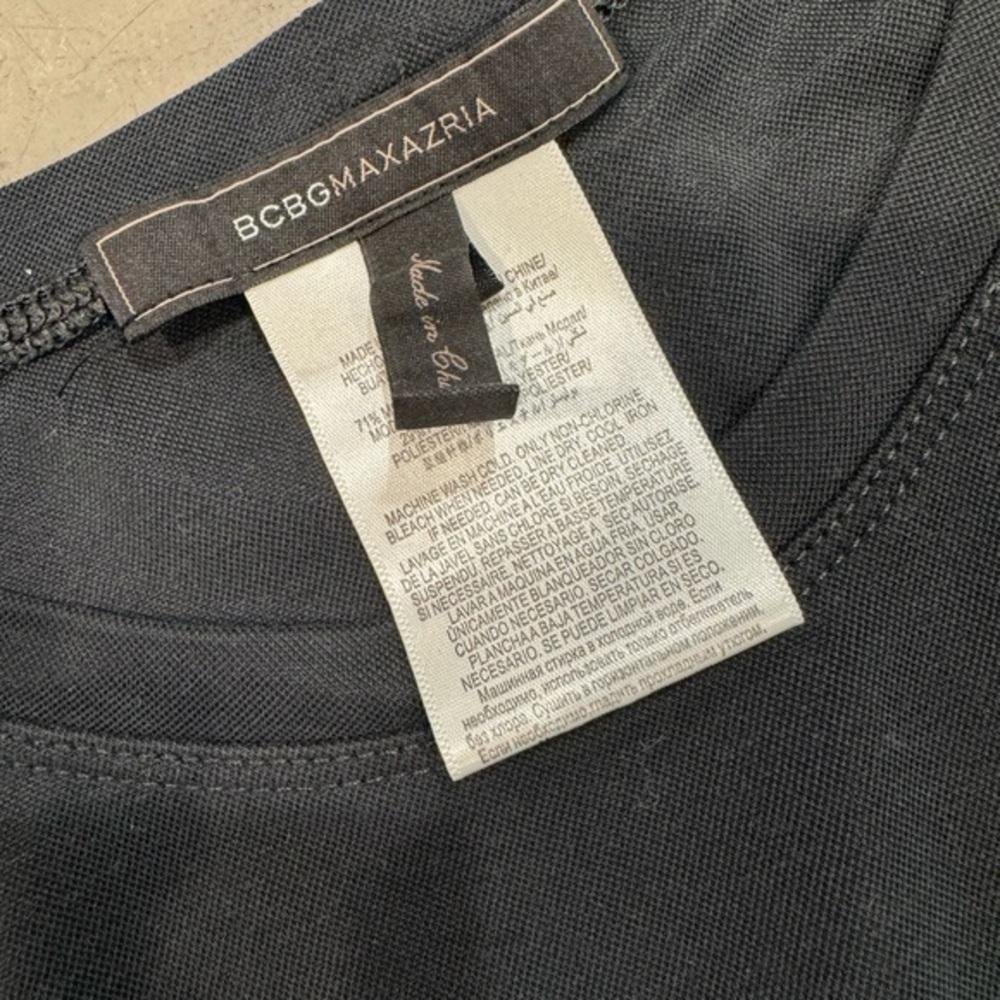Bcbg MaxAzria dress with cool hem! See pic for measurements! 🖤💙🖤